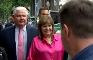 Bullrich se reuniu com os senadores Lla e Victoria Villaruel: reiterou a reforma trabalhista como prioridade