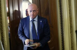 Pentágono está considerando processar o senador Mark Kelly por causa do vídeo