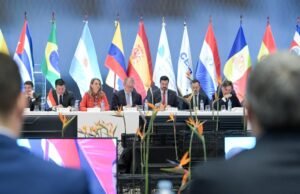 As empresas ibero-americanas favorecem mais progressos na formação e na digitalização em vez da redução de escritórios