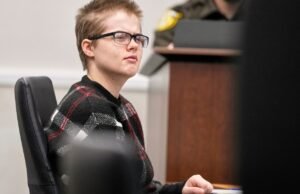 Tribunal de Wisconsin toma medidas para revogar a liberdade condicional de Morgan Geyser após fuga de casa