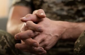 Dois oficiais do exército encontrados mortos em um carro em North Canton: a mulher foi morta
