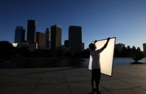 À medida que o cinema em Los Angeles diminui, o Reino Unido vê aquisições, diz um novo relatório