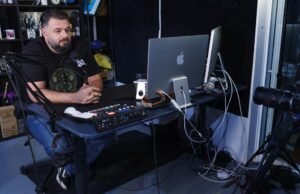 A equipe do La Taco apresenta o registro de deportação las