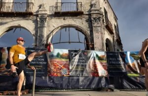 As Pacific Palisades mantêm a Turquia Turquia até o fogo mortal