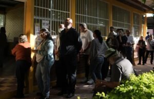 Hondurenhos votam para eleger um novo presidente em uma disputa acirrada sob a sombra da intervenção de Trump