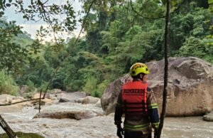 Emergência em viotá devido à enchente repentina do rio Calandaima: uma pessoa está desaparecida