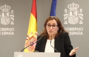 Mónica García quer abolir a lei que permite a gestão independente dos hospitais