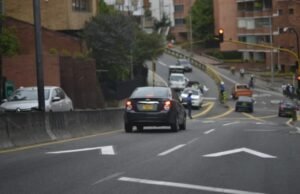 Os protestos em Bogotá estão ganhando, mas os motoristas estão perdendo: questionando a meta de US$ 9,2 bilhões no orçamento de 2026