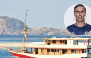 O avô da família desaparecida na Indonésia disse: “Meus três netos e meu genro podem ter ficado presos no barco, que quebrou e afundou rapidamente”.