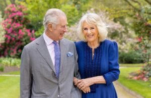As saudações de Natal de Carlos III e Camilla que contradizem a preocupação com a saúde do rei