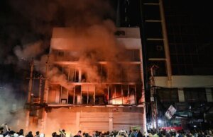 Bangladesh entra em violência após morte de líder estudantil radical e massacre de homem hindu