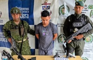 Prenderam um homem em Buenaventura que transportava armas e propaganda para os rebeldes das FARC