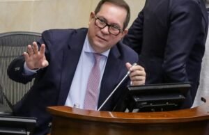O Secretário-Geral do Senado respondeu à declaração de Benedetti sobre a emergência económica: “O controlo político pertence ao Congresso”