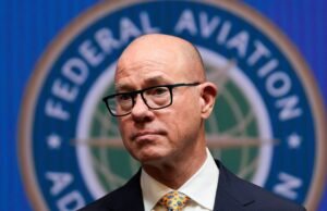 O chefe da FAA está enfrentando uma revisão da falha na redução do estoque de aeronaves, embora isso seja uma preocupação