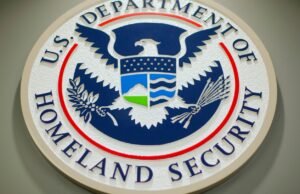 Juiz federal bloqueia prisão de imigração da administração Trump em DC