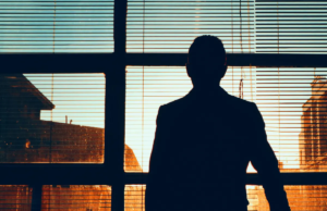 Ex-líder do Paquistão Isi condenado a 14 anos por abuso de poder