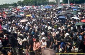 Milhares de pessoas saíram às ruas de Manila contra a corrupção