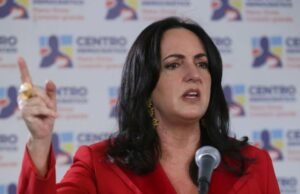 María Fernanda Cabal se opõe ao ministro Daniel Rojas pela rescisão do contrato com Colfuturo: “Essa gente comum fala do que não sabe”