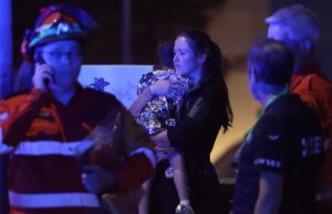 Homens armados atacam reunião judaica em Sydney, matando pelo menos dez