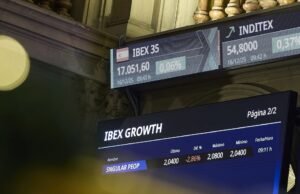 O Ibex 35 termina 2025 com o melhor ano desde 1993 e sobe quase 50%, liderado por bancos e setores como segurança e energia.