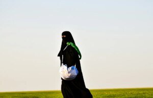 Juízes iranianos ordenam a prisão de organizadores de maratona porque permitem que mulheres corram sem hijab