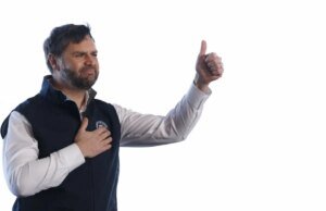 JD Vance aborda a reação de comentários sobre imigração e barreiras linguísticas