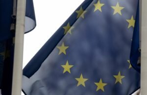 A União Europeia critica as ações da China em torno de Taiwan e diz que está “aumentando as tensões” na região.