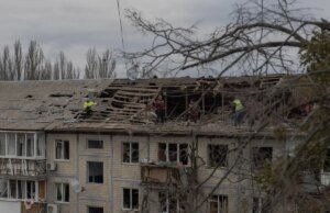 Ataque massivo da Rússia mata três e deixa milhares sem energia no frio da Ucrânia