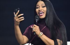 Nicki Minaj surpreende conservadores no AmericaFest e elogia Trump e Vance como modelos