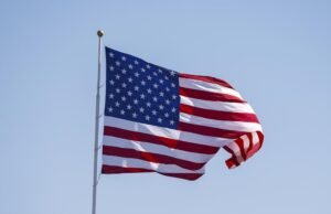 Os Estados Unidos estão enviando um novo grupo de imigrantes para Guantánamo para deportá-los