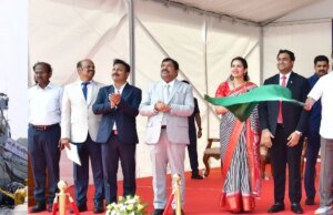 O governo de Tamil Nadu enviou suprimentos de ajuda ao Sri Lanka em meio ao ciclone
