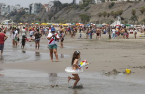 Praia de Chorrillos proíbe entrada com alimentos e bebidas alcoólicas nas festividades de Réveillon