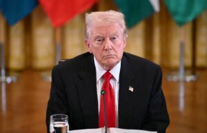 Juiz federal dos EUA mantém decisão de Trump sobre taxa de processamento de visto H-1B de US$ 100 mil