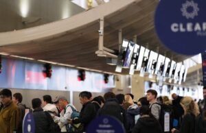 Os Estados Unidos oferecem um requisito de isenção de visto para que os viajantes publiquem informações familiares e nas redes sociais