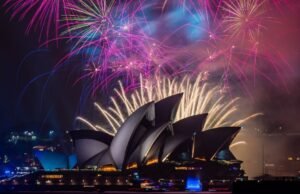 Assistir aos fogos de artifício australianos, nadar na praia ou acampar longe da civilização: conversamos com quem não quer passar o réveillon em casa