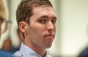 O homem acusado de matar Charlie Kirk faz sua primeira aparição no tribunal