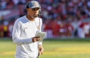 O coordenador defensivo da USC, D’Anton Lynn, está assumindo o cargo na Penn State
