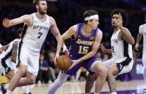 Austin salva o jogo e amplia silenciosamente a luta defensiva do Lakers