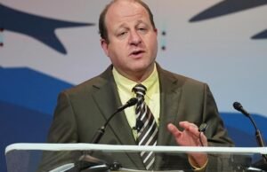 O governador do Colorado acusou Trump de fazer ‘jogos políticos’ depois que o pedido de desastre foi negado