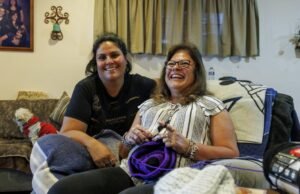 Comentário: Mãe e filha latinas se separam. Mas o tratamento do silêncio não servirá