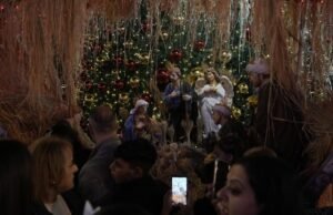 As celebrações do Natal estão de volta a Belém após 2 anos de guerra em Gaza