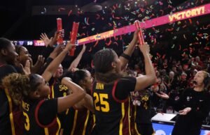 Basquete feminino da USC supera arremessos ruins para vencer Washington