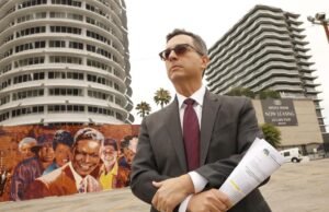 Robert Silverstein, que lutou contra a Prefeitura pelo desenvolvimento de Hollywood e venceu, morreu aos 57 anos