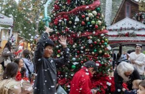 Este festival de artes rebeldes em Orange County abraça o seu Papai Noel interior