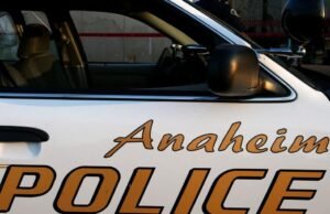 Um morto, pelo menos 12 presos, após tiroteio policial em Anaheim