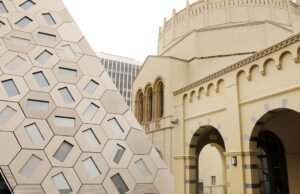 Manifestação no Templo de Koreatown termina em prisões e acusações de ódio