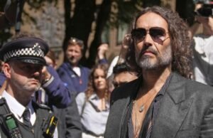 Russell Brand é acusado de estupro e agressão sexual