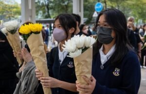 Investigação de incêndio em Hong Kong revela incerteza, mas sofrimento público e perturbação do governo
