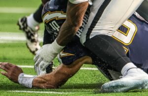 Em meio à dor e à mudança, Justin Herbert desempenha um papel no elenco
