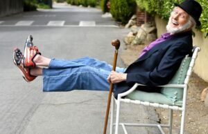 ‘Review’, estrelado por Dick Van Dyke: PBS Doc Fetit Legendary Art